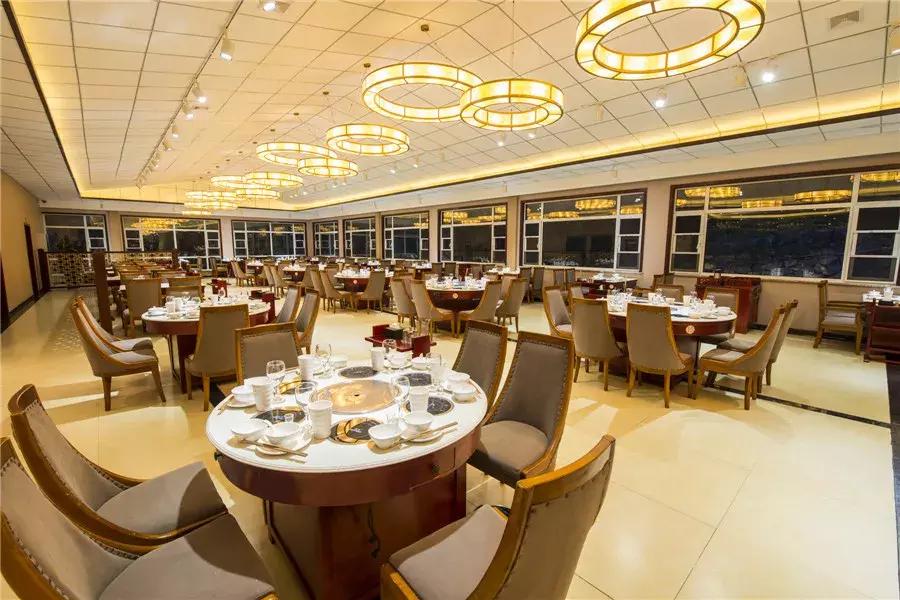 成都自驾百里杜鹃旅游攻略,万亩杜鹃花在青山幽谷