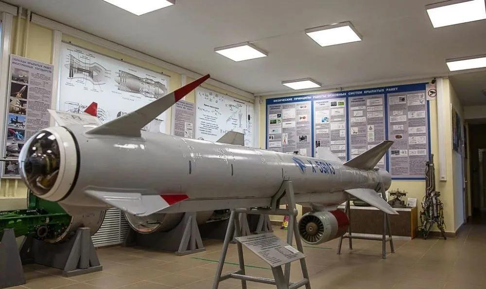 俄最新型空地导弹展示,kh-59mkm空射巡航导弹
