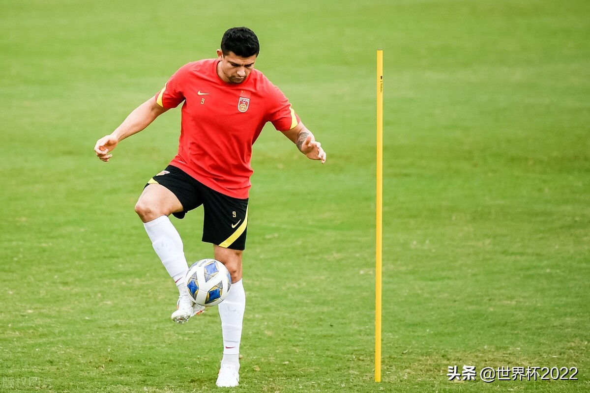 国足第二堂训练课,阿兰国足训练