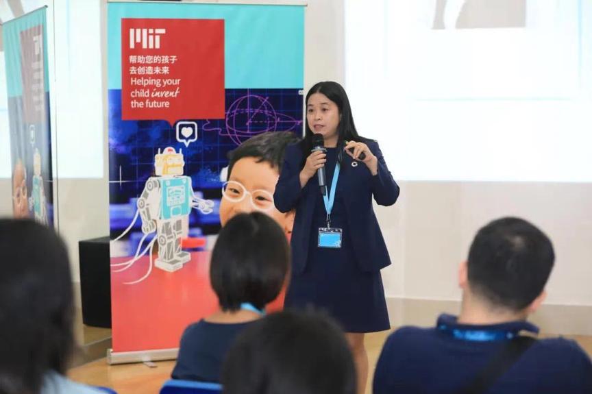 有才华的老师上课,有才华的老师在讲台讲课