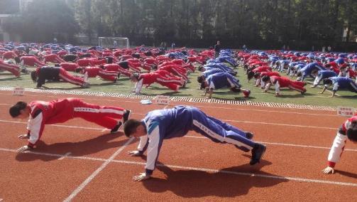给学校唯一的愿望就是活着,给学生更多的关爱