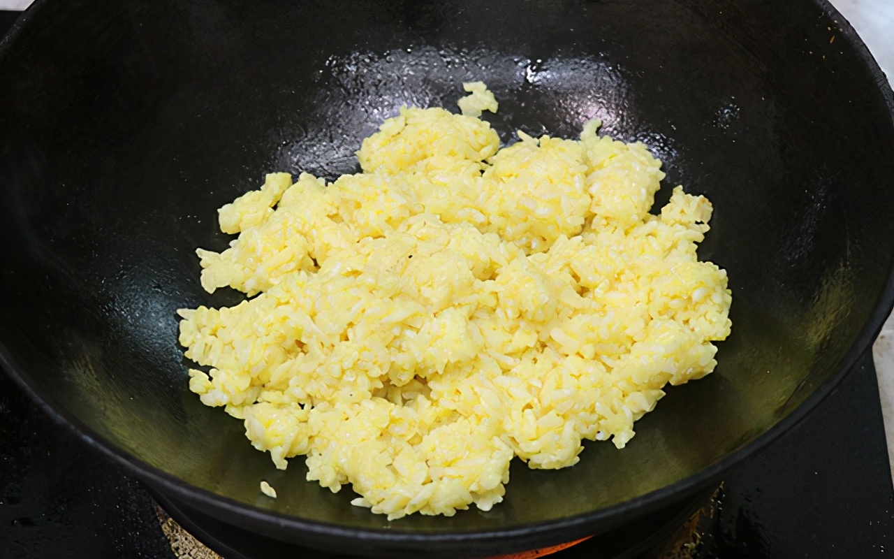 黄金蛋炒饭无胡椒粉,黄金蛋炒饭味道棒棒哒