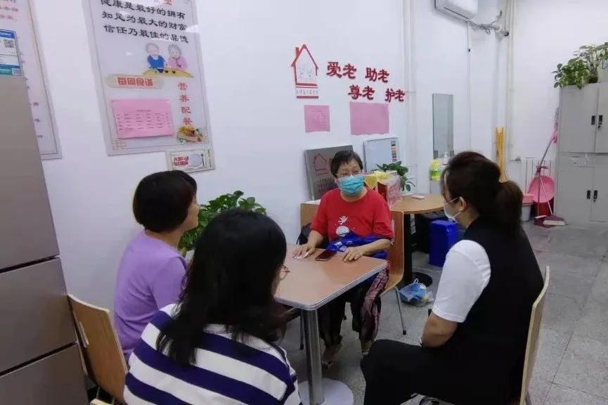 机关干警业余时间兼职“代购”，社区群众纷纷点赞收获“好评”！