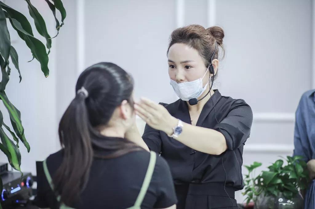 纹眉都需要学几种绣法,纹绣操作技巧雾眉怎么比较细腻