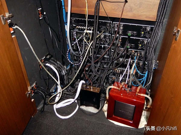 一切都是“最好的”：山谷里的AV乐园