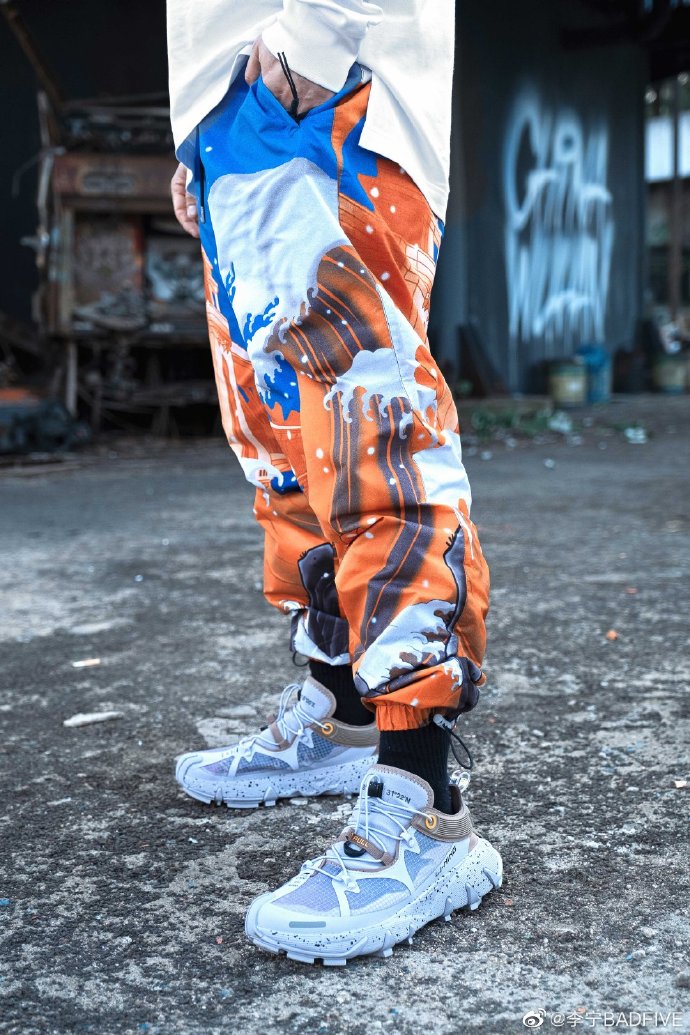 李宁反伍活动武汉,李宁2018的韦德之道