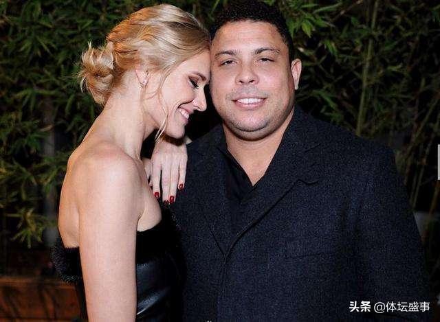 浪荡球王三段婚史后依旧坐拥90后超模女友76年的他如何做到的？