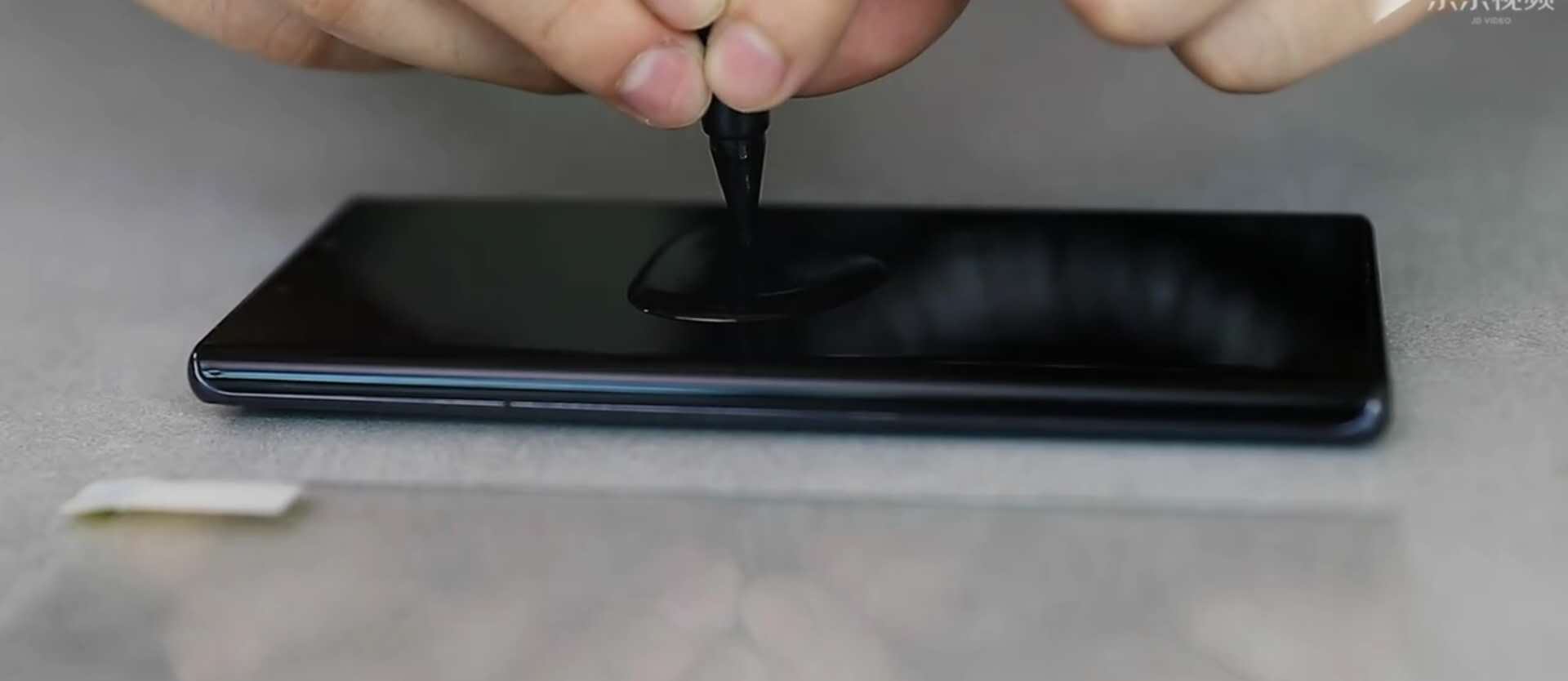 小米手机贴uv膜损坏是属于保修吗,贴膜导致手机损坏可以找店家赔吗