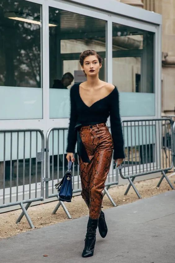 方领v领哪个更显瘦,超显瘦修身v领羊绒长款毛衣