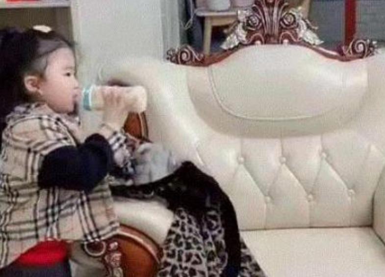 卑微弟弟走红完整视频,卑微弟弟走红视频