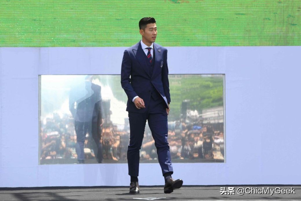 孙兴慜跟c罗的照片,女团杀手孙兴慜