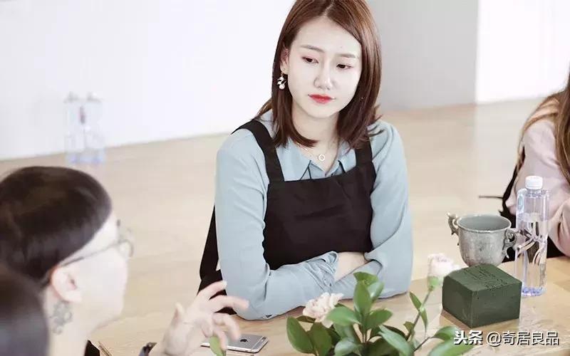 濂囧眳鑹搧瀹跺眳鐢熸椿缇庡鎵嬭〃,濂囧眳鑹搧瀹跺眳鐢熸椿缇庡鐩存挱