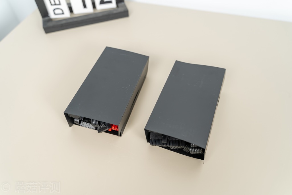 ttgt550金牌全模组电源,tt半模组电源550w