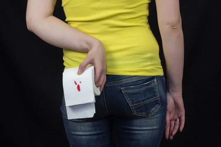 肛门处总长小肉球肉疙瘩怎么回事,肛门长小肉球肉疙瘩是怎么了