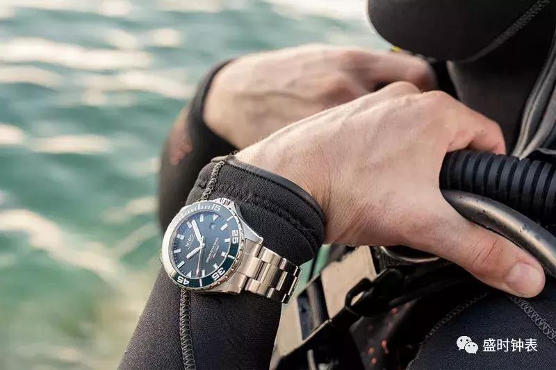 知道这些戴表小贴士，假期出门浪超安心