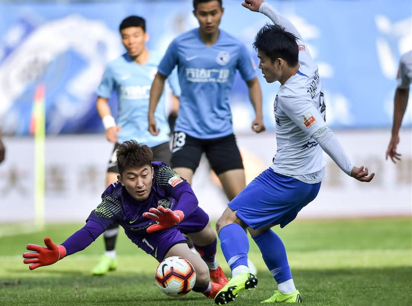 大连一方守门员张翀扑点球,大连人守门员张翀现状