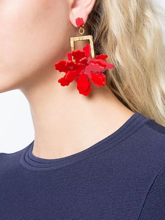 今年秋冬流行红色什么款式,红色单品春节如何穿出惊艳感