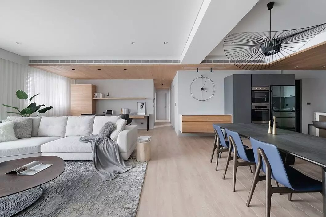 现代简约风电视背景墙装修风格,原木色电视背景墙效果图简约