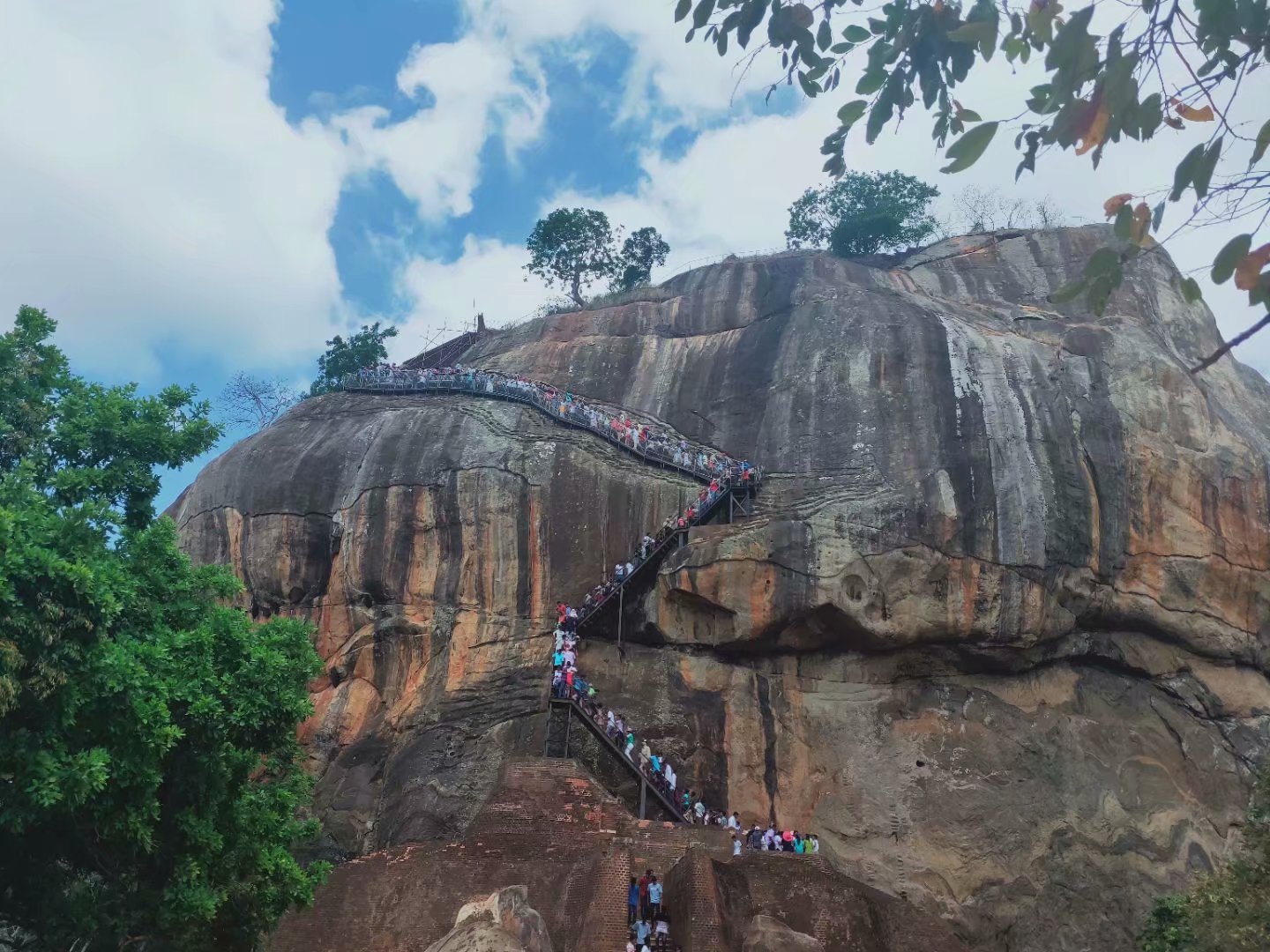 一生必去一次的神奇国度，榴莲白菜价，还有千与千寻里的海上火车
