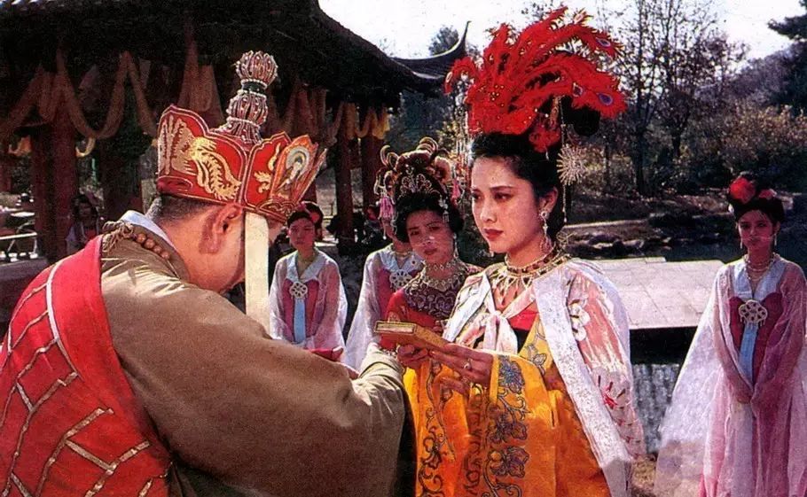 西游记朱琳演女王多大,西游记女儿国国王朱琳有多美