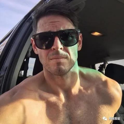 近期帅翻外网的性感鼓手和火辣消防员，减肥前长这样？