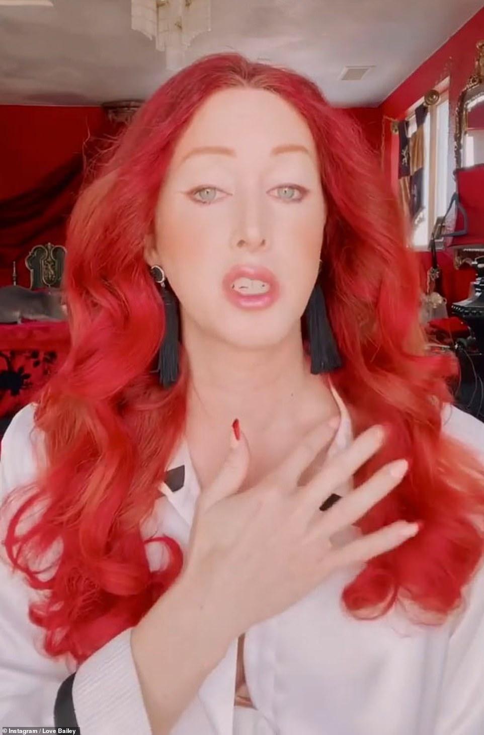 凉了！好莱坞巨星诱奸虐待11人，警察包围豪宅，被业界彻底抛弃