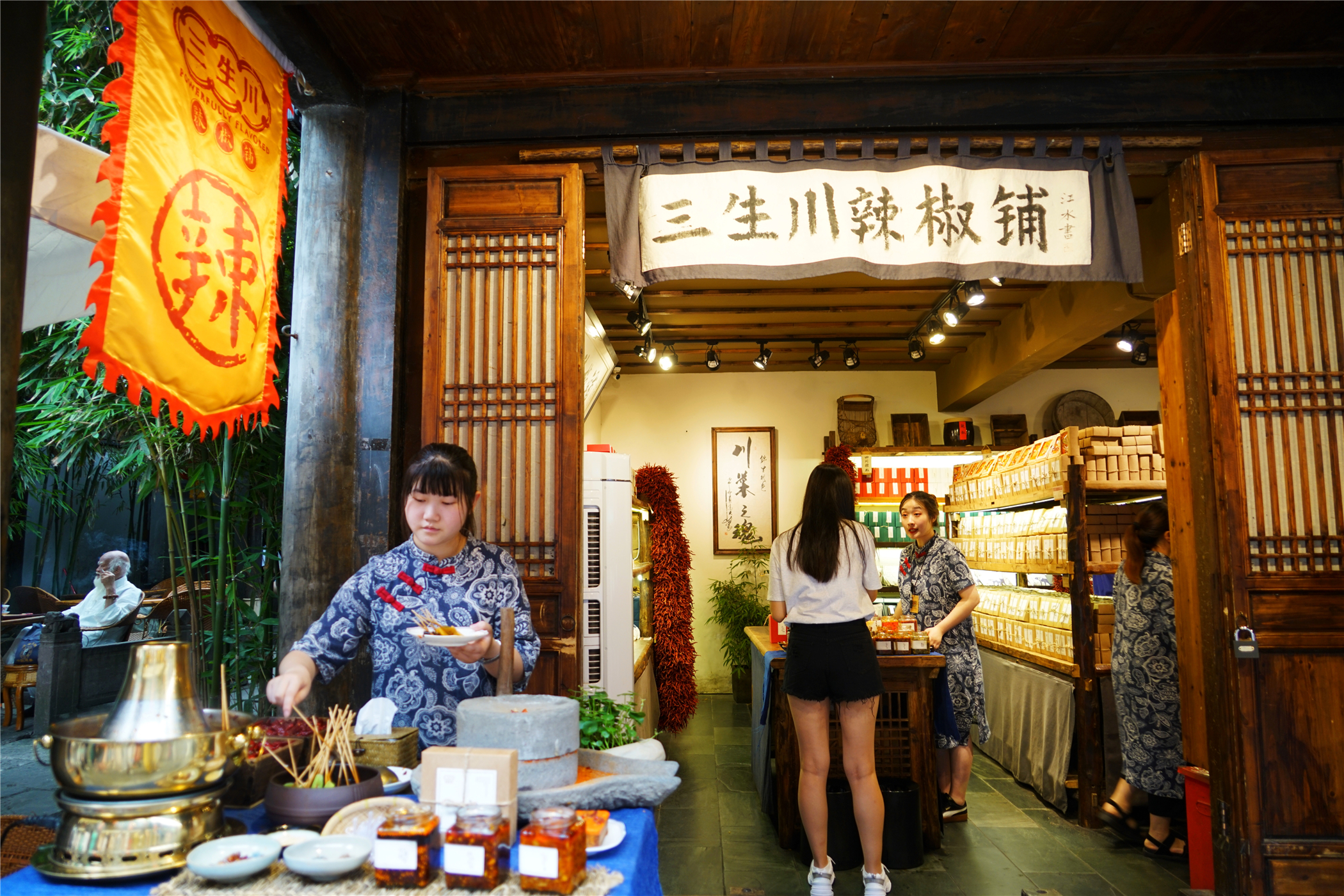 成都步行街是哪条路,成都步行街和长沙步行街