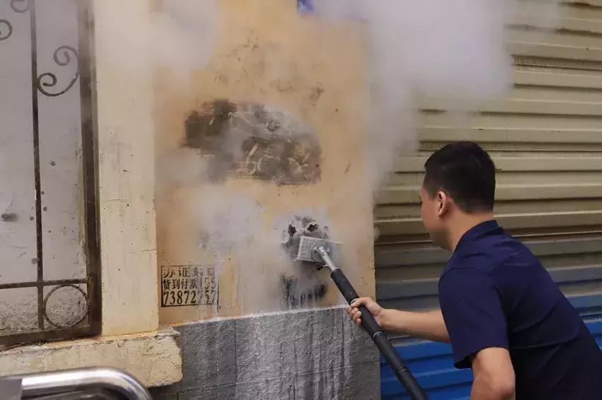 今天，就是要“盘”这些蒙自的城市“牛皮癣”