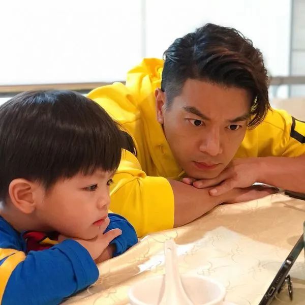 担心！TVB当家小生与富二代太太夫妻同患哮喘病最害怕遗传给儿子