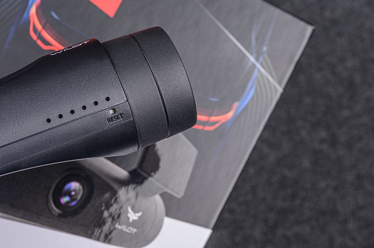 远离追尾纠纷，后视更专业，万鸥V5行车记录仪