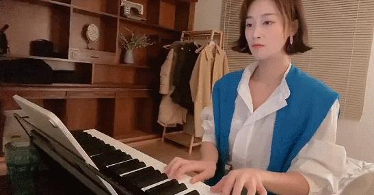 蓝盈莹张含韵比赛视频,张萌谈蓝盈莹完整视频