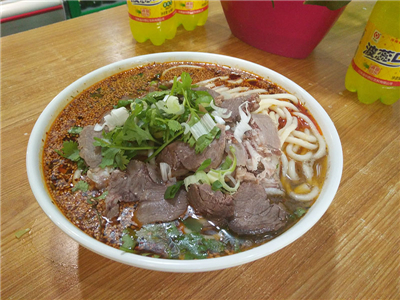 郏县网红饸饹面现场做法,郏县张记朝阳饸饹面总店