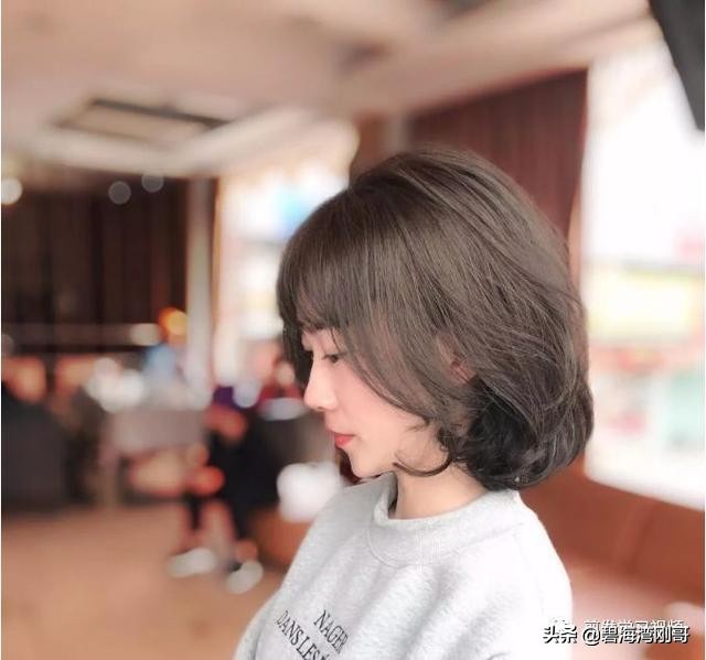 2020年最流行的发型气垫烫锁骨发,2020年最流行烫的锁骨发型