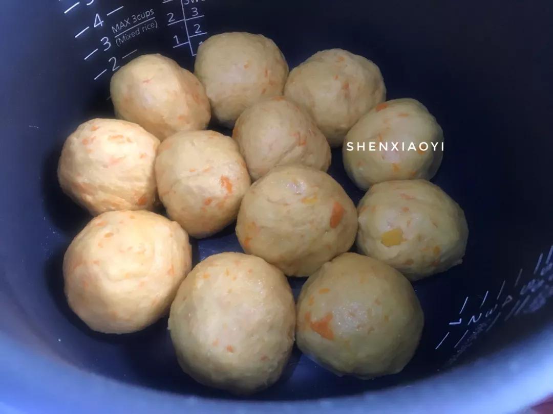 南瓜发糕可以用电饭煲做吗,电饭煲南瓜红豆面包做法视频