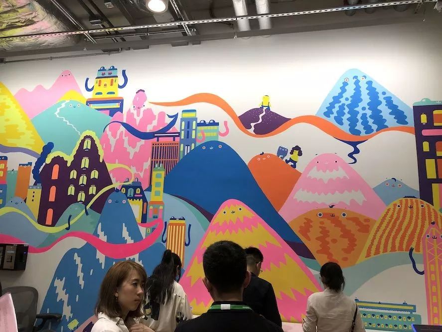 香港人超羡慕的Facebook新办公室，和内地大厂比怎么样？
