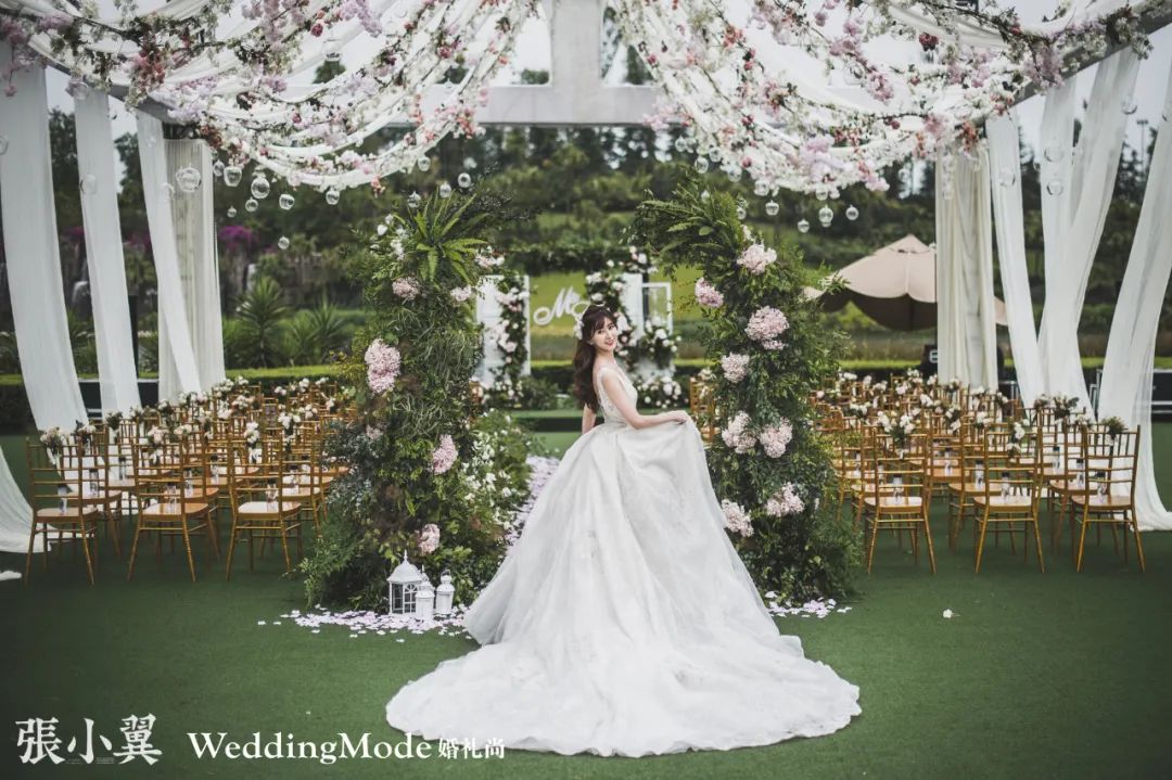 沉浸式童话城堡梦幻森系婚礼,神秘梦幻的法式莫奈花园婚礼