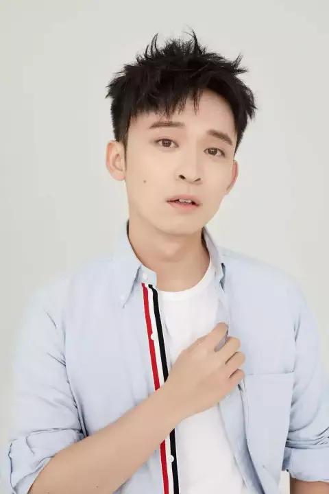 29岁的董子健,董子健第一次当爸