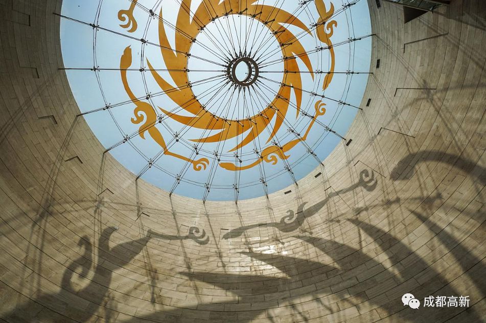 来！跟小高一起打卡2019年成马赛道网红点