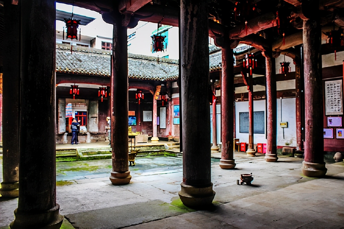 大山深处的古村,大山深处石潭古村