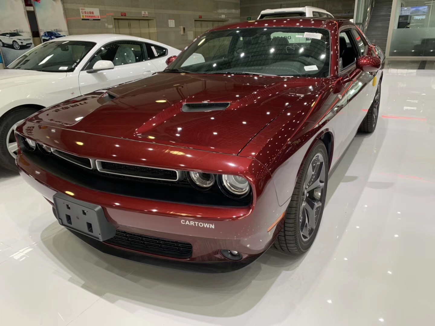 道奇挑战者最新落地价,道奇挑战者对比普通车