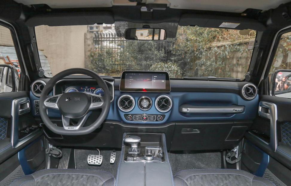 售价不到8万是第一款6座国产suv,价格20万的后驱车