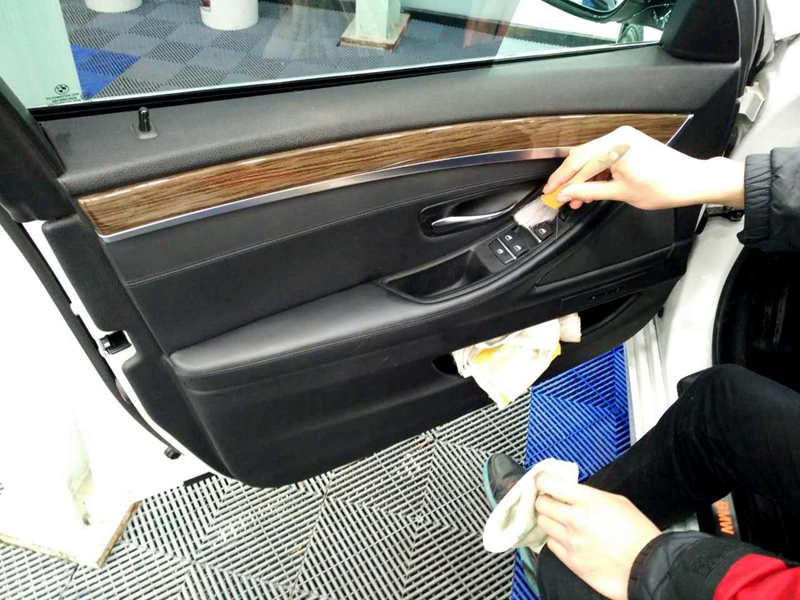 洗车不专业的坏处,洗车不干净全车有污点