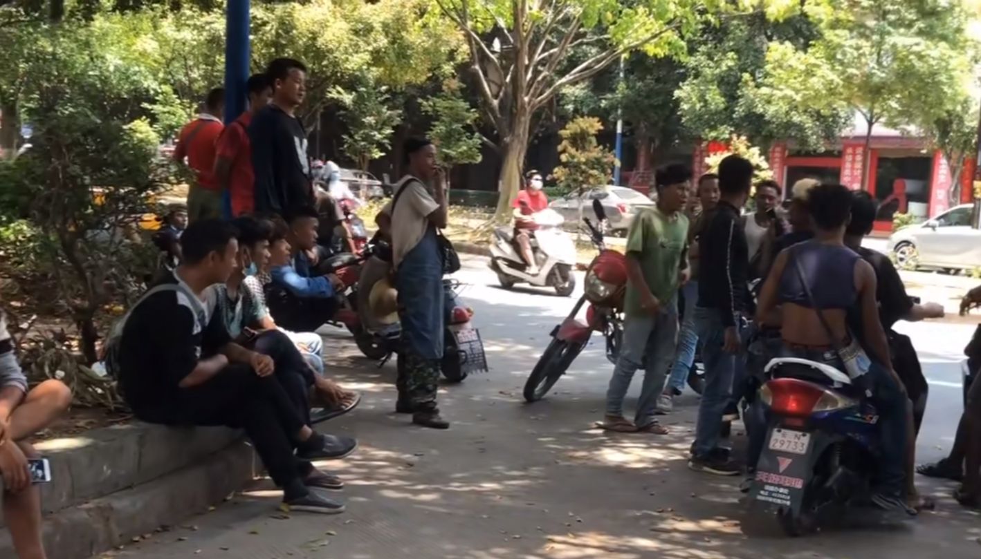 缅甸人在瑞丽主要干什么工作,缅甸人月薪多少