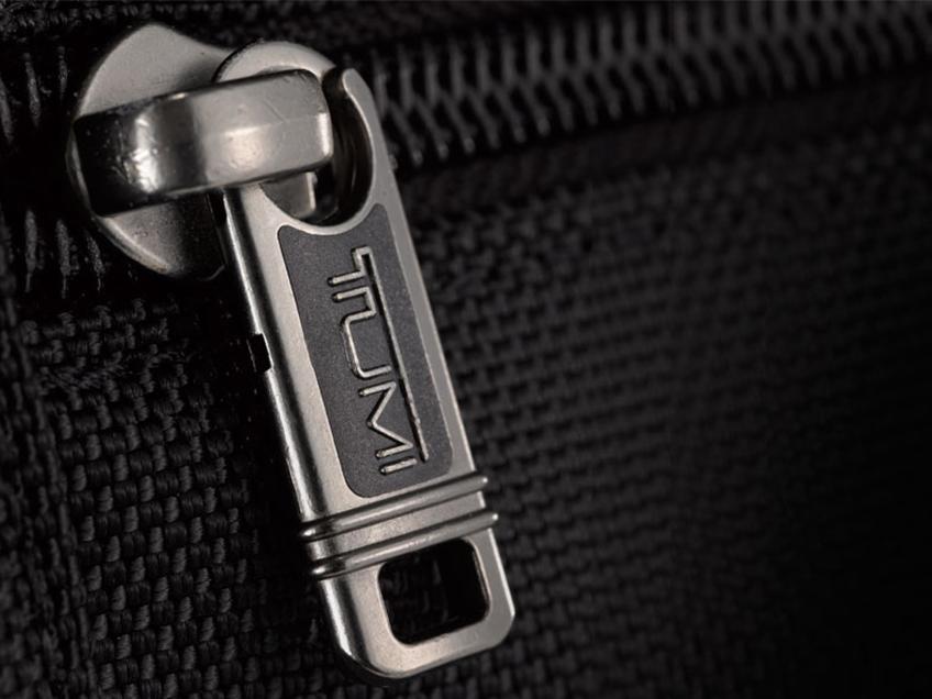 箱包业逆袭者TUMI途明，2020春夏用上的蓝带有恋人气息