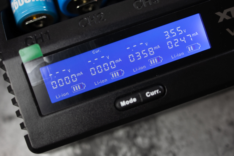 内阻测试、分容激活样样通，体验XTARVC8八槽位充电器