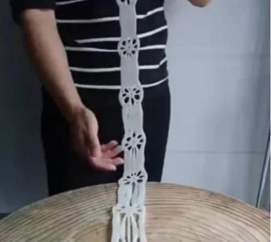 日本大厨一刀劈开河豚,日本大厨切割鳗鱼视频