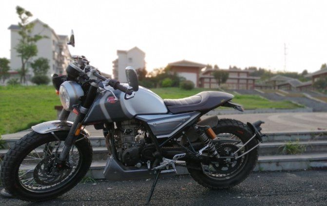 试驾阿普利亚cr150,19款阿普利亚cr150