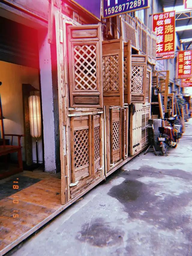 亮佳鸿华二手市场,亮佳鸿华二手市场周边美食