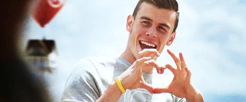 贝尔转会新闻联播,贝尔加盟皇马的转会费是多少