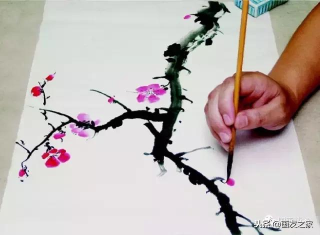 董寿平国画梅花老树干的画法,国画梅花花瓣的画法视频教程